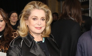 Catherine Deneuve portait du Lanvin, en mars 2015