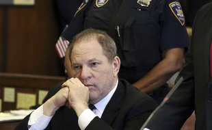 Harvey Weinstein est inculpé pour l'instant pour deux agressions et un viol, et risque la prison à perpétuité.