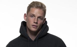 Le chanteur Terence James.