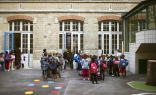 Une nette majorité des Français (59%) sont favorables à la réforme des rythmes scolaires consistant à revenir à la semaine de quatre jours et demi dans les écoles primaires, selon un sondage de BVA pour l'émission CQFD sur i-Télé.