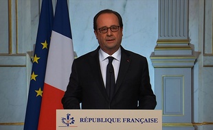 François Hollande prend la parole le 15 juillet dans la nuit