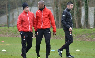 Juan Quintero, Gelson Fernandes et le nouveau préparateur physique du Stade Rennais, Grégory Gaillard, lors de l'entraînement du 25 janvier 2016.