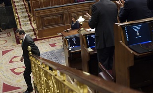 Mariano Rajoy a quitté ce jeudi le parlement espagnol pendant les débats sur la mention de censure déposée par ses adversaires socialistes à son encontre.