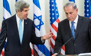 Le secrétaire d'Etat américian John Kerry et le Premier ministre israélien Benjamin Netanyahu à Jérusalem le 2 janvier 2013