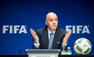 Le président de la Fifa Gianni Infantino en conférence de presse, le 18 mars 2016 à Zurich.