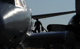 Un avion de l'armée de l'air australienne sur la base de Pearce, près de Perth, le 27 mars 2014