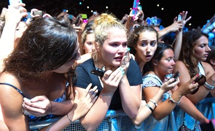 Fans de Justin Bieber lors d'un concert de leur idole à New York le 23 août 2015