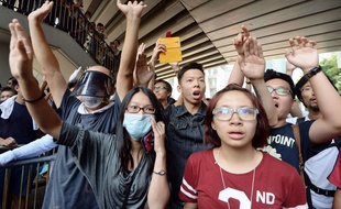 Des manifestants à Hong Kong, le 13 octobre 2014.