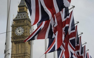 Un député britannique, adjoint de la Première ministre Theresa May, avait pour habitude de consulter des milliers de sites pornographiques dans son bureau du Parlement, selon les confidences d'un ancien détective de Scotland Yard.