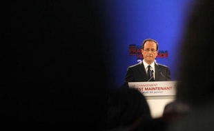 Les orientations clairement sociales-démocrates et rassembleuses du programme de François Hollande sont saluées vendredi par un grand nombre d'éditorialistes, mais certains critiquent le "flou" des mesures annoncées et le "matraquage fiscal" des classes moyennes.