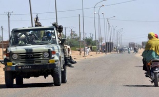 28 militaires nigériens ont été tués dans une attaque menée par des « terroristes lourdement armés » selon le ministère nigérien de la Défense.