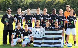 Les amateurs rennais du Breizh Fobal Klub, ou le développement de la culture bretonne par le foot.