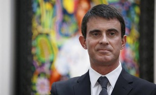 Le Premier ministre français Manuel Valls visite la Foire Internationale d'Art Contemporain à Paris le 22 octobre 2014
