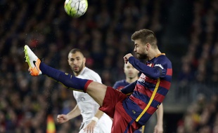 Gerard Piqué lors du Clasico le 2 avril 2016.