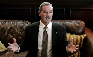 Texan billionaire Allen Stanford is shown during an interview with Reuters in Miami in this May 1, 2008 file photograph. Financial services firm Stanford Financial Group, known for its steady returns and bold style, has long stirred concern among rivals, who say they are not surprised to hear regulators have taken a closer look. Headquartered in Houston, the firm traces its roots to the Great Depression when Lodis Stanford began selling real estate and insurance services. Seventy-seven years later, his grandson Allen Stanford oversees roughly $50 billion in assets spread across bank, wealth management and brokerage units. REUTERS/Joe Skipper (UNITED STATES)