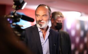 L'ancien Premier ministre Edouard Philippe qui plaide pour repousser l'âge de départ à 65, 66 ou 67 ans.