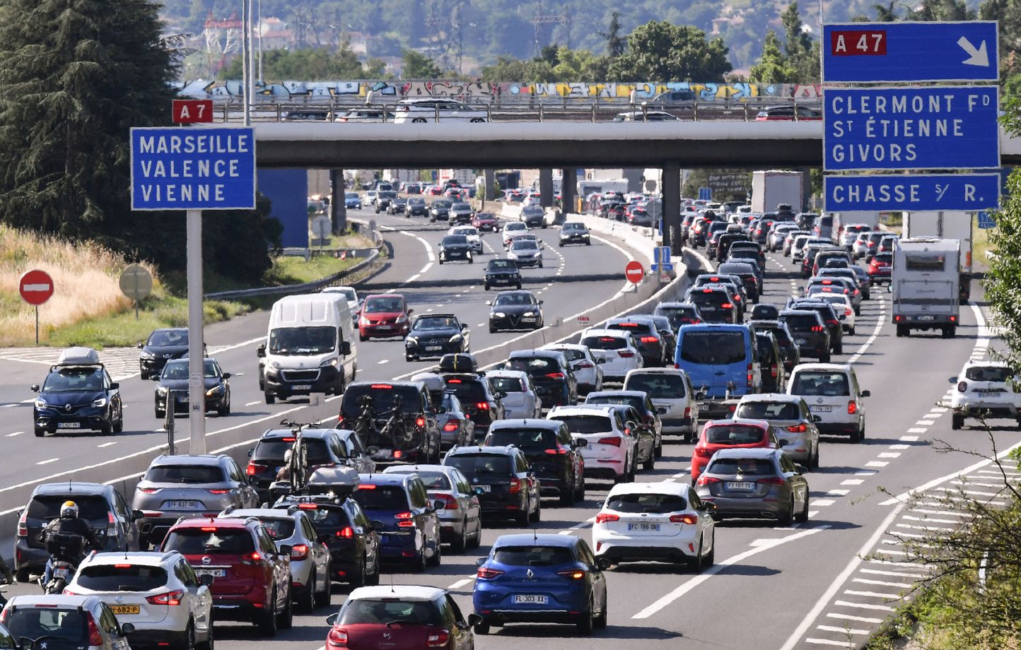 Passage obligé des automobilistes en vacances dans le sud, le tronçon Lyon-Valence de l'A7 est particulièrement encombré toute l'année.