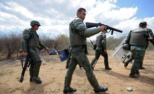 En 2013 déjà, 16 personnes avaient été tuées dans de violents affrontements entre détenus dans une prison de Maracaibo, dans l'Etat de Zulia (nord-est du Venezuela).