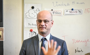 Le ministre de l'Education nationale, Jean-Michel Blanquer, en visite dans une école à Bordeaux (illustration).