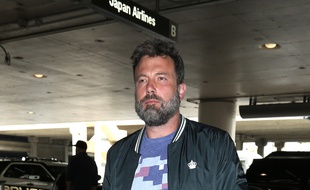 L'acteur Ben Affleck arrivant à l'aéroport de Los Angeles