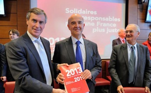 Moscovici et Cahuzac présentent le projet de loi de Finances pour le compte du budget 2013
