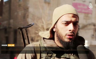 Une capture d'écran d'une vidéo de février 2015 fournie par Al-Hayat Media Centre montre le jihadiste français Salim Benghalem