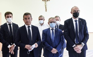 Le ministre Gérald Darmanin, ici aux côtés de responsables religieux, à Saint-Laurent-sur-Sèvre (Vendée) le 9 août 2021.
