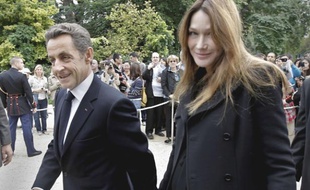 Nicolas Sarkozy et Carla Bruni acceuillant les visiteurs à l'Elysée le samedi 17 septembre pour le coup d'envoie des journées du patrimoine