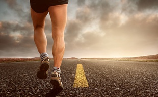 Illustration d'un homme faisant un footing.