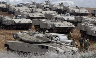 Lundi, des renforts d'infanterie et de blindés ont été déployés à la lisière de la bande de Gaza, selon des photographes de l'AFP.