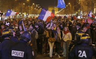 Ce qui était la promesse 31 de François Hollande est devenu une épine dans le pied du gouvernement: l'ouverture du mariage aux homosexuels, votée au Parlement, déchaîne depuis des mois les passions, dans un climat empoisonné par les manifestations de plus en plus radicales des opposants.