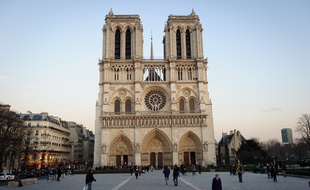 Illustration parvis de Notre Dame de Paris.