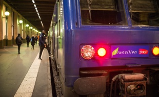 Un train Transilien au départ de la gare de Lyon, le 13 janvier 2020 à Paris (12e), pendant la grève contre le projet de réforme des retraites