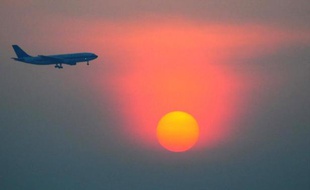 Un avion au décollage