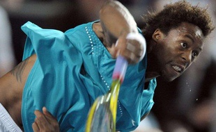 Le tennisman Gaël Monfils, lors de son match à l'OPen de Moselle face à Richard Gasquet, le 26 septembre 2009.