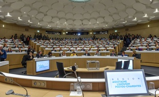 Les conseillers régionaux de la nouvelle région ALPC.