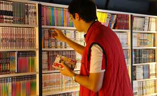 «Bonjour, je vais prendre le magasin, je paie avec le Pass Culture », n'a dit personne puisque c'est une image du premier Manga Café à Paris