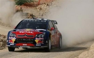 Loeb aussi repartira dimanche à 6h00 du matin pour la 3e journée, la plus longue (134 km chronométrés), en espérant une hécatombe devant. Mais samedi en fin de matinée il pensait bien que tout était fini, après un choc frontal contre la C4 privée de Conrad Rautenbach sur le parcours de liaison après l'ES11.