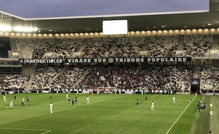 Le Virage Sud très loin d'être plein lors de Bordeaux-Metz.