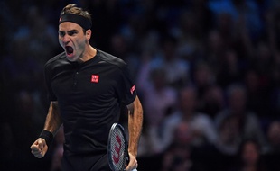 Roger federer écarte Djokovic et se qualifie en demies.