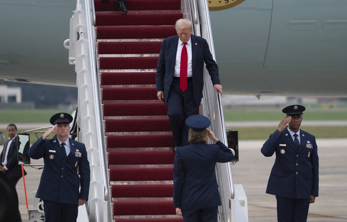 Etats-Unis : La base abritant Air Force One évacuée à cause d'un colis contenant une poudre blanche suspecte