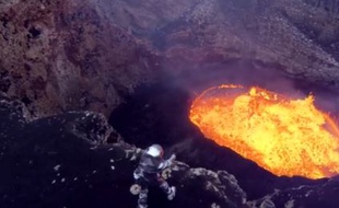 Sam Cossman et son équipe se sont aventurés dans un volcan en activité du Vanuatu.