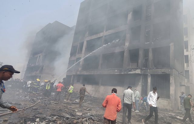 En images : Crash d’un Boeing 787 en Inde avec 242 personnes à bord