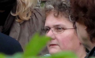 Dominique Cottrez, auteur de huit infanticides, attend que la Cour de cassation décide si un nouveau procès doit ou non être ouvert.