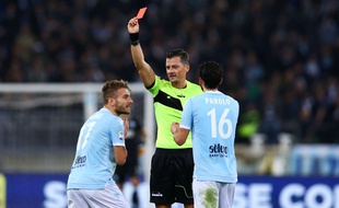 Ciro Immobile pas trop d'accord avec l'arbitre.