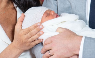 Meghan Markle et le prince Harry ont présenté leur bébé