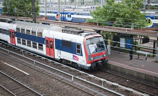 Le 23 juin 2011. La gare du RER C les Ardoines a Vitry sur Seine a subi des perturbations apres le depart d'un feu en gare de Choisy-le-Roi. // V. WARTNER / 20 MINUTES