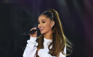 La chanteuse Ariana Grande lors du concert One Love Manchester.