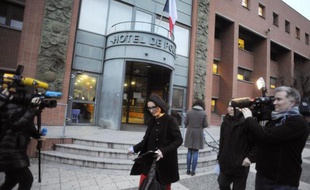 Maître Agnes Dufetel-Cordier, l'avocate de l'un des deux lycéens candidats au Jihad en Syrie, le 29 janvier 2014 devant le siège de la DCRI à Levallois-Perret