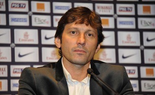 Leonardo pendant la présentation de Thiago Motta, au Parc des Princes, le 1er février 2012.